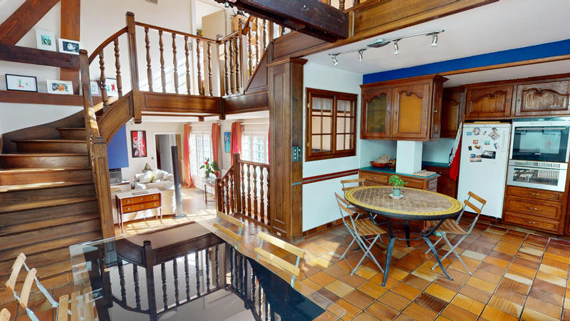 Maison - 206 m² - 9 pièces