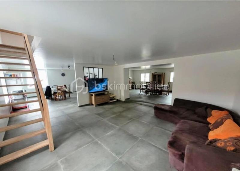 Corps de ferme - 250 m² - 8 pièces