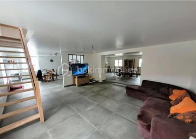 Corps de ferme - 250 m² - 8 pièces