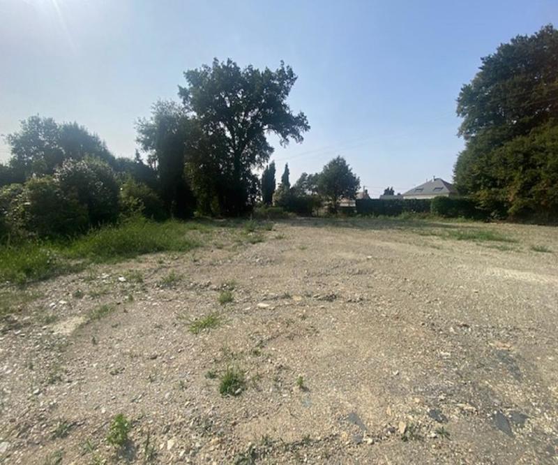 Terrain constructible - 1 490 m²