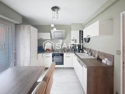 Maison - 90 m² - 5 pièces