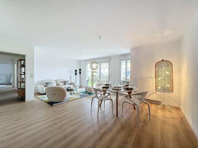 Appartement - 95 m² - 4 pièces