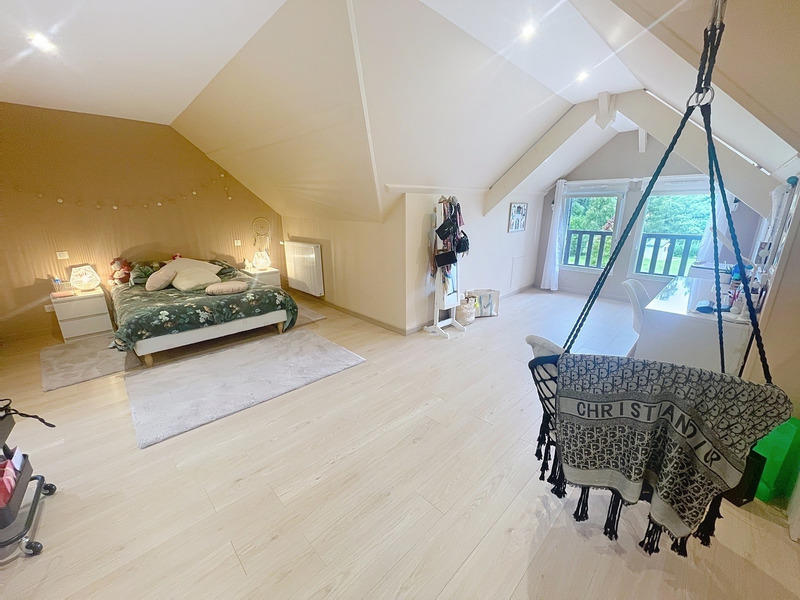 Maison - 208 m² - 7 pièces