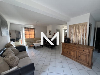 Maison - 96 m² - 4 pièces