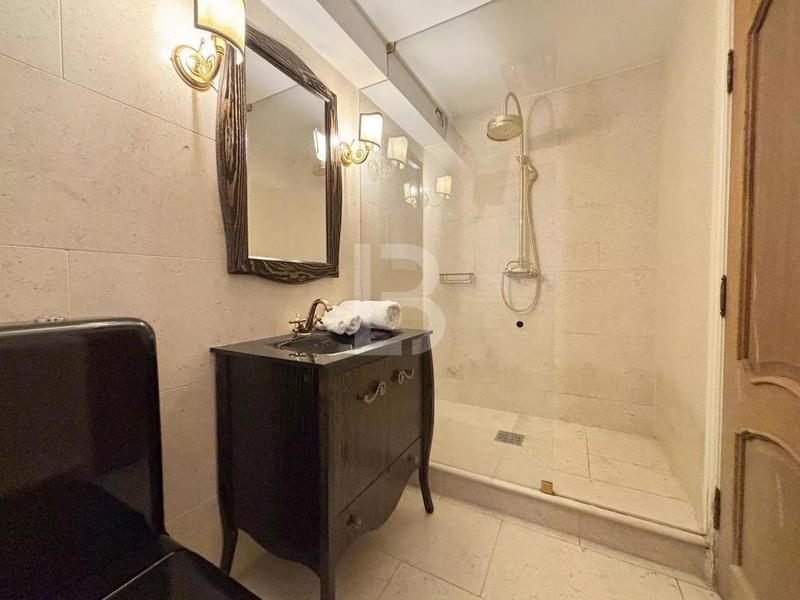 Villa - 385 m² - 11 pièces