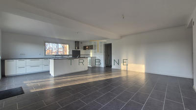 Maison - 270 m² - 7 pièces