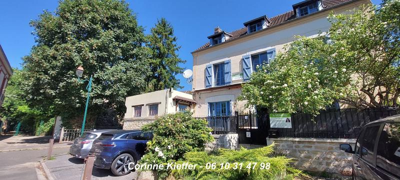 Maison - 284 m² - 10 pièces