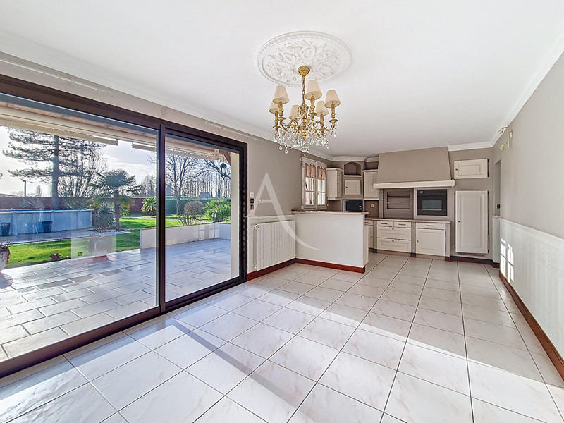 Maison - 162 m² - 6 pièces