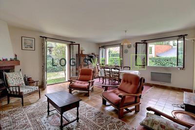 Maison traditionnelle - 109 m² - 6 pièces