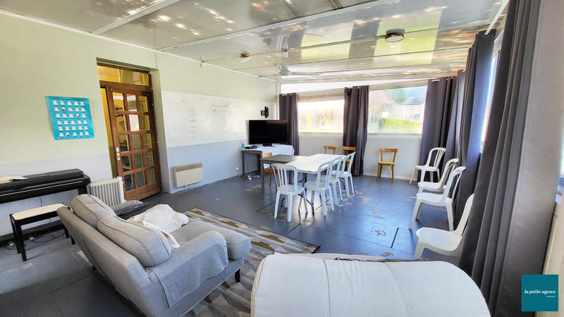 Maison - 366 m² - 20 pièces