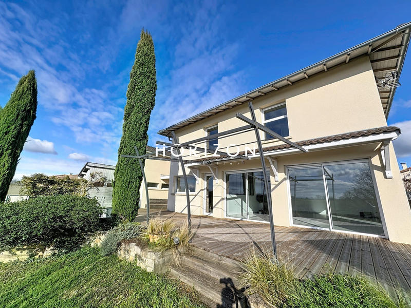 Maison contemporaine - 216 m² - 8 pièces