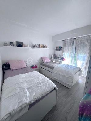 Appartement - 80 m² - 4 pièces