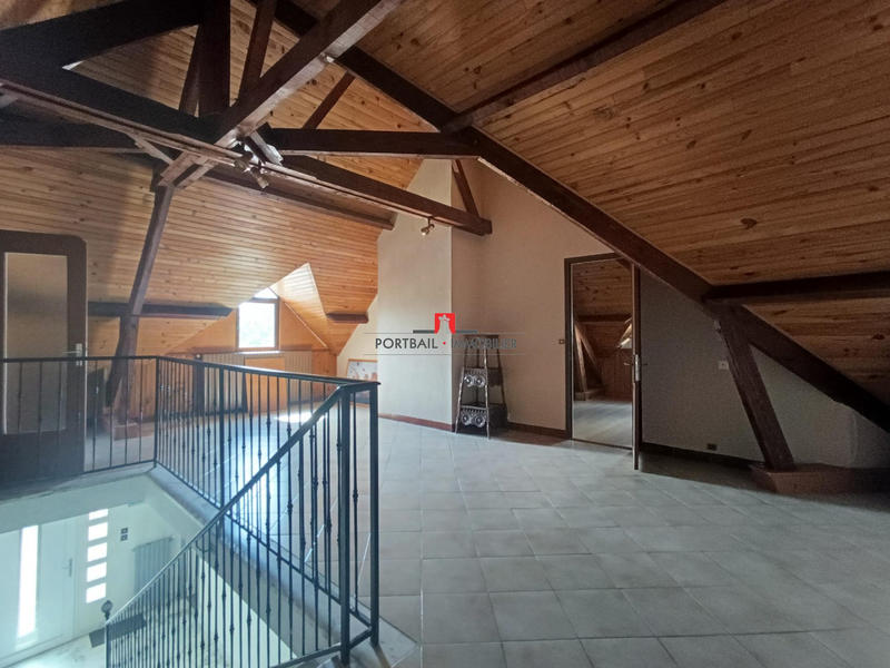 Maison traditionnelle - 175 m² - 6 pièces