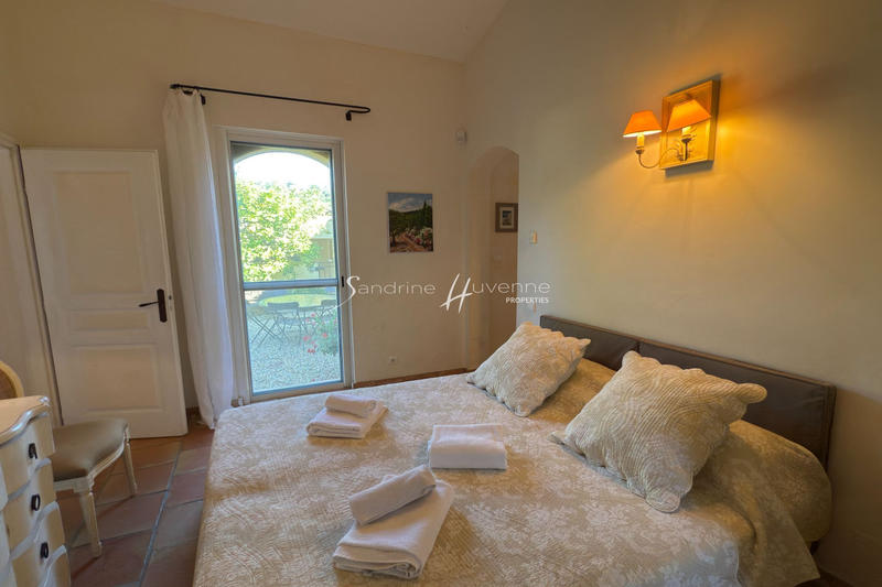 Maison - 280 m² - 7 pièces