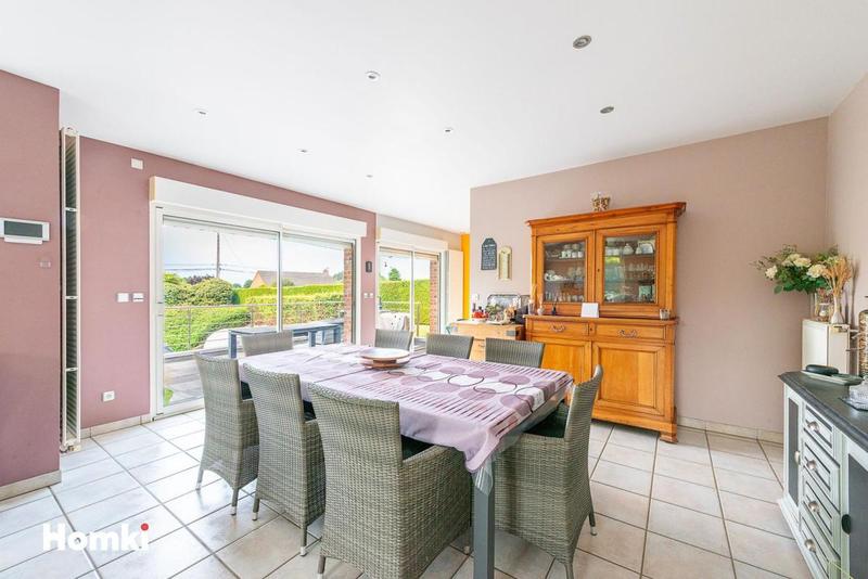 Maison - 214 m² - 7 pièces