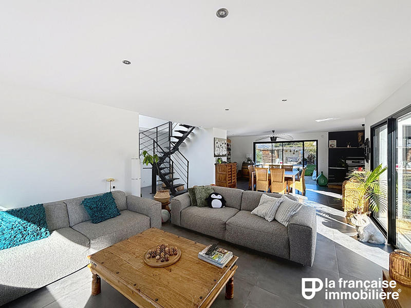 Maison - 185 m² - 6 pièces