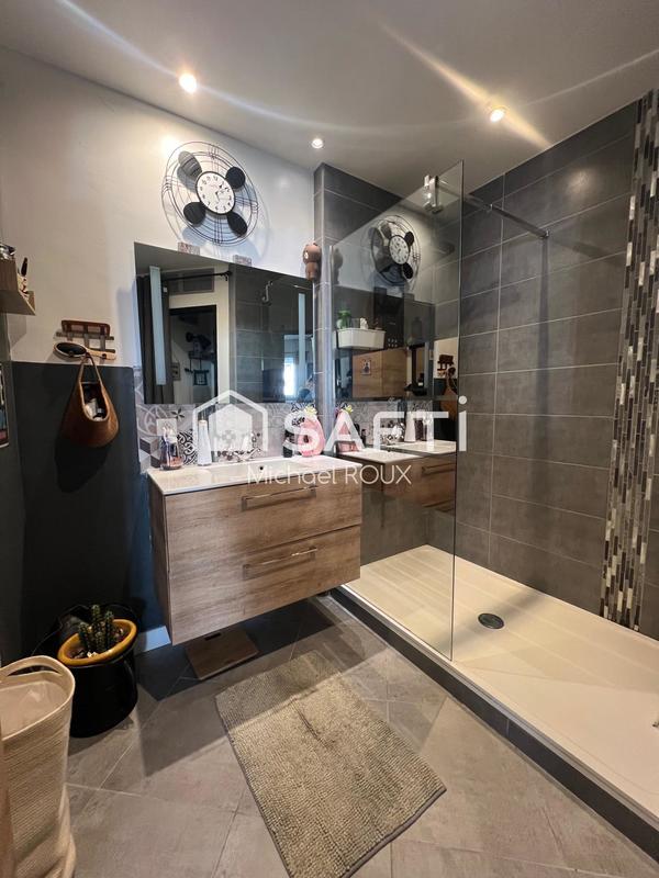 Appartement - 82 m² - 3 pièces