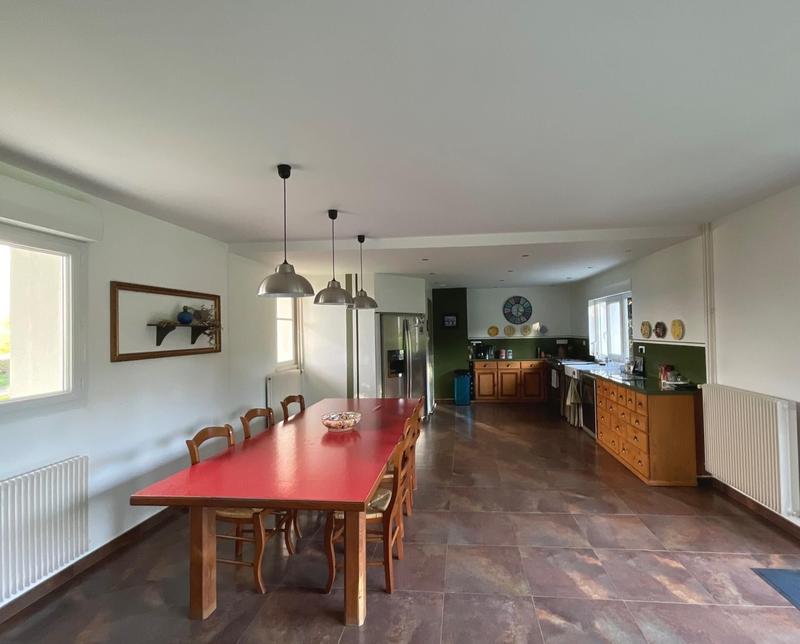 Maison - 215 m² - 6 pièces