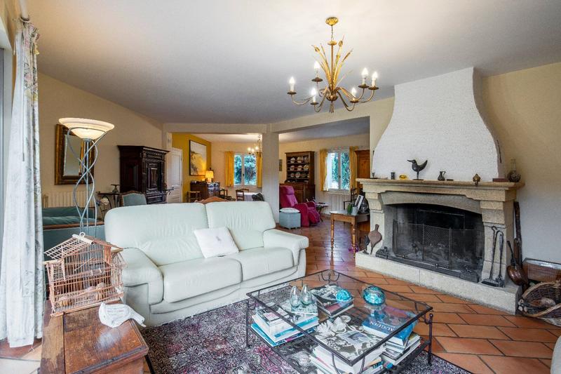 Villa - 236 m² - 8 pièces