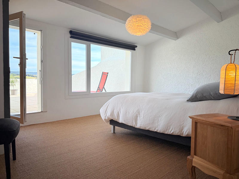 Maison - 238 m² - 9 pièces