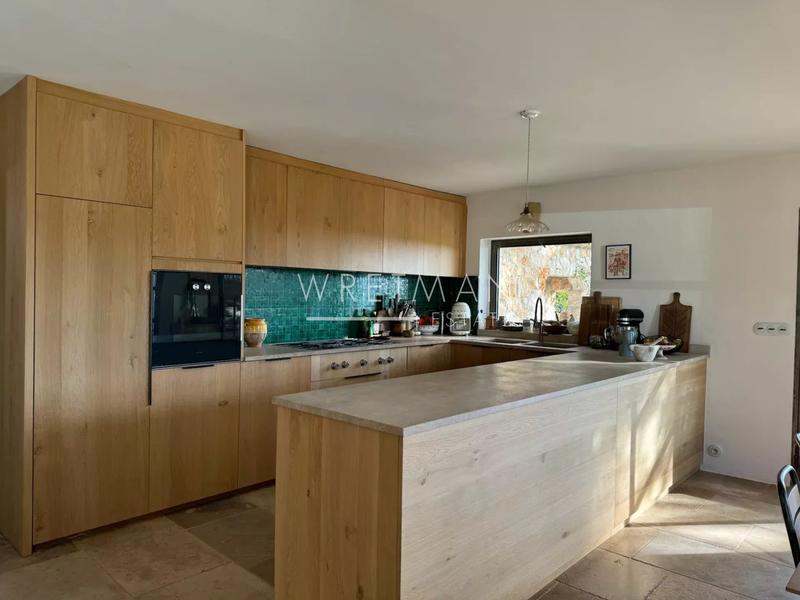 Villa - 200 m² - 5 pièces