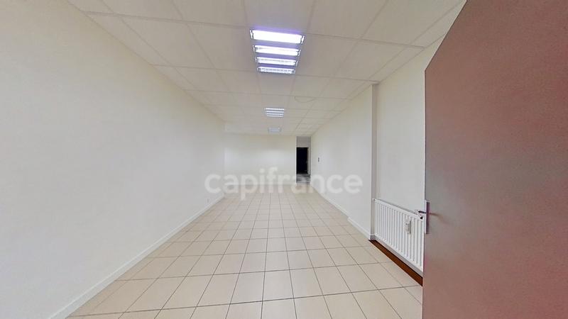 Bureau - 150 m² - 9 pièces