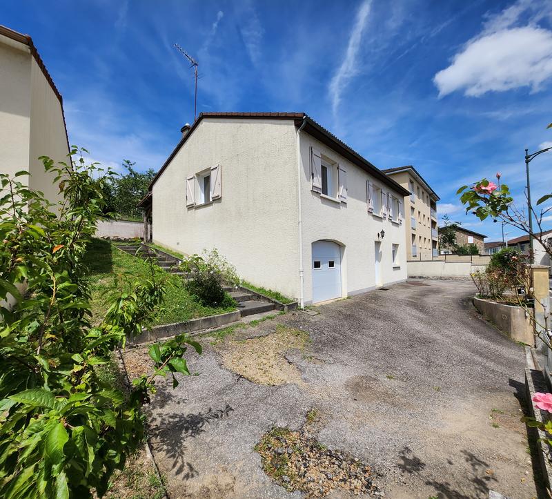 Maison - 121 m² - 6 pièces