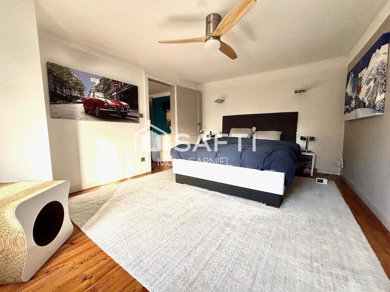 Maison - 335 m² - 11 pièces