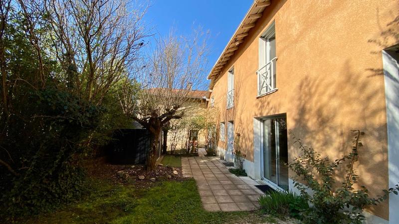 Corps de ferme - 170 m² - 6 pièces