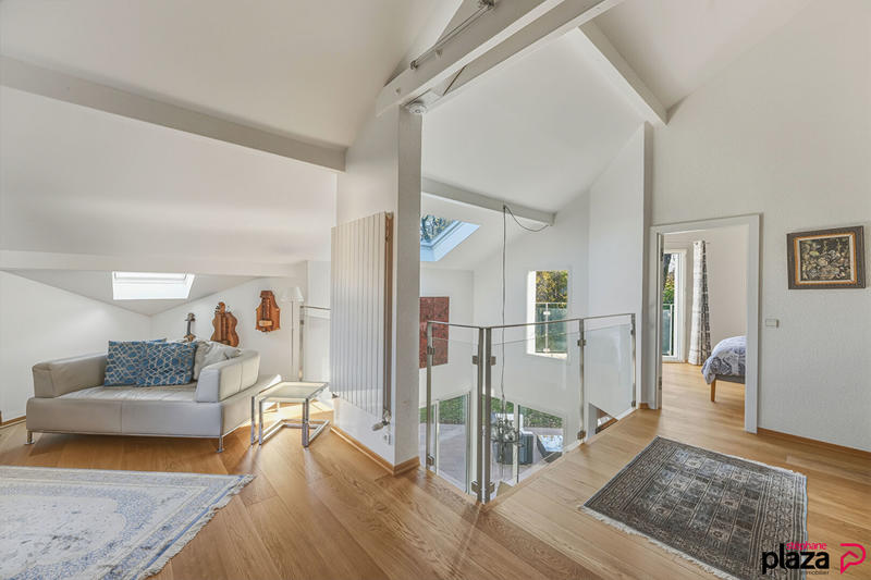 Maison - 244 m² - 6 pièces