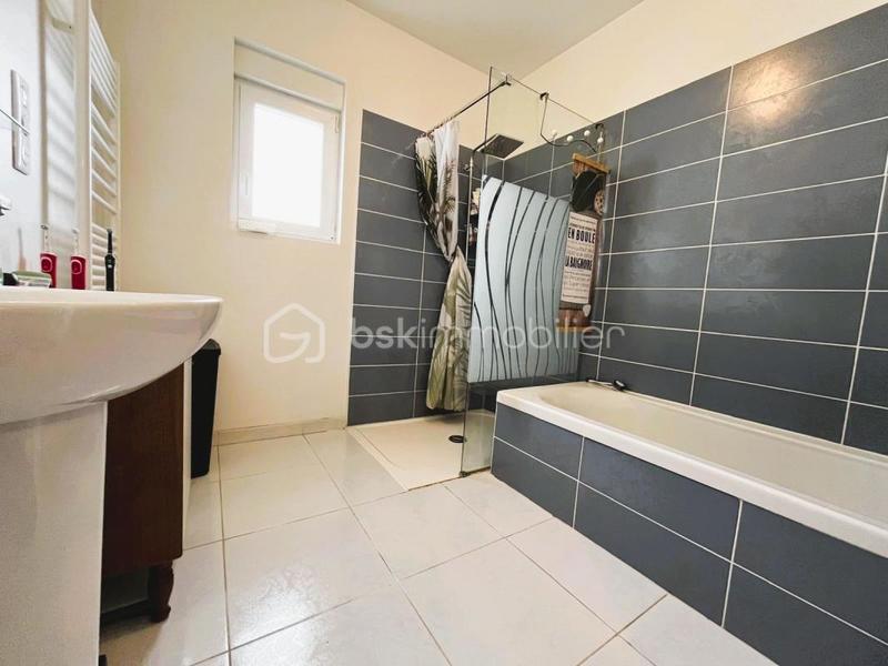 Maison - 137 m² - 6 pièces