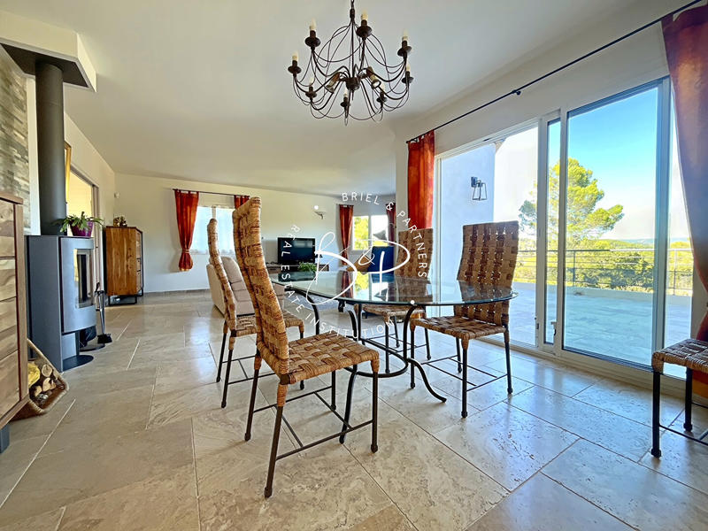 Maison - 185 m² - 6 pièces