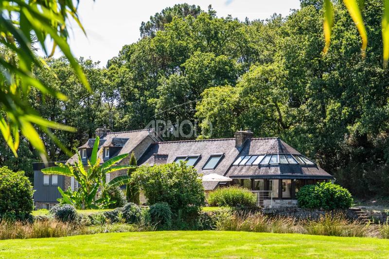 Maison - 266 m² - 9 pièces