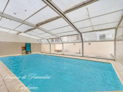 Maison - 251 m² - 8 pièces