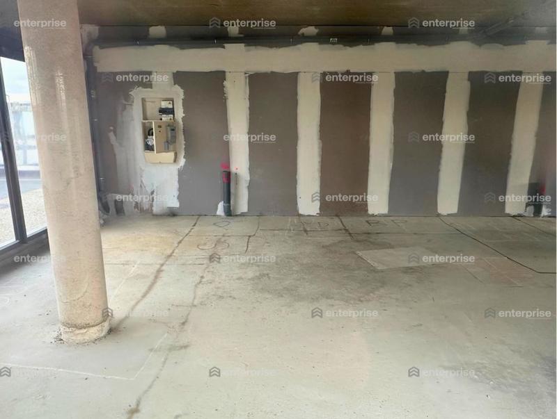 Local commercial - 114 m²