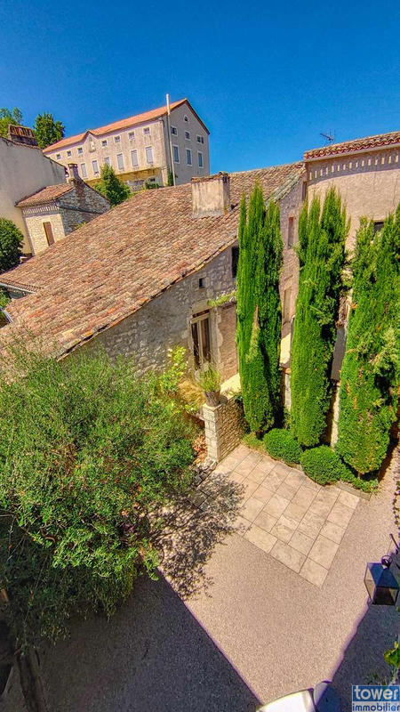 Maison de village - 280 m² - 8 pièces