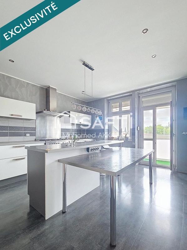 Maison - 310 m² - 12 pièces