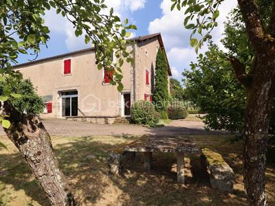 Corps de ferme - 410 m² - 9 pièces