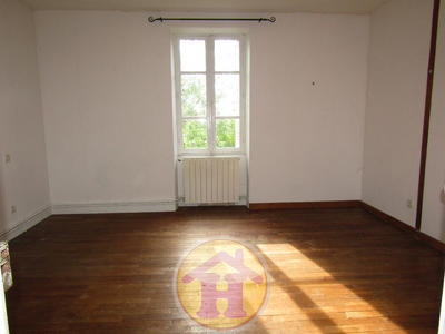 Maison - 270 m² - 6 pièces