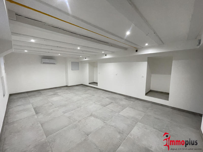 Local commercial - 112 m²