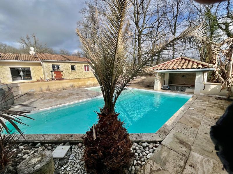 Villa - 226 m² - 9 pièces