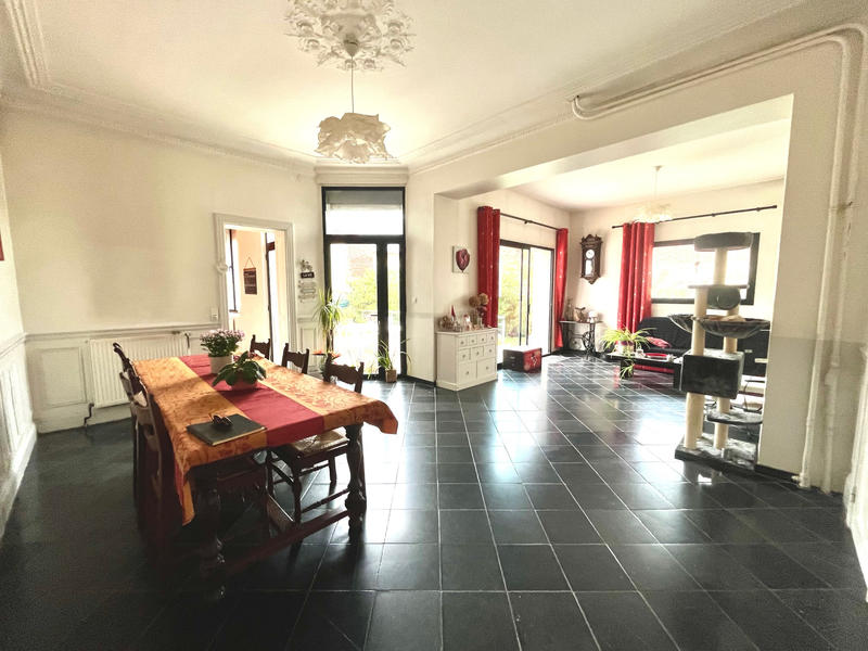 Maison - 310 m² - 12 pièces