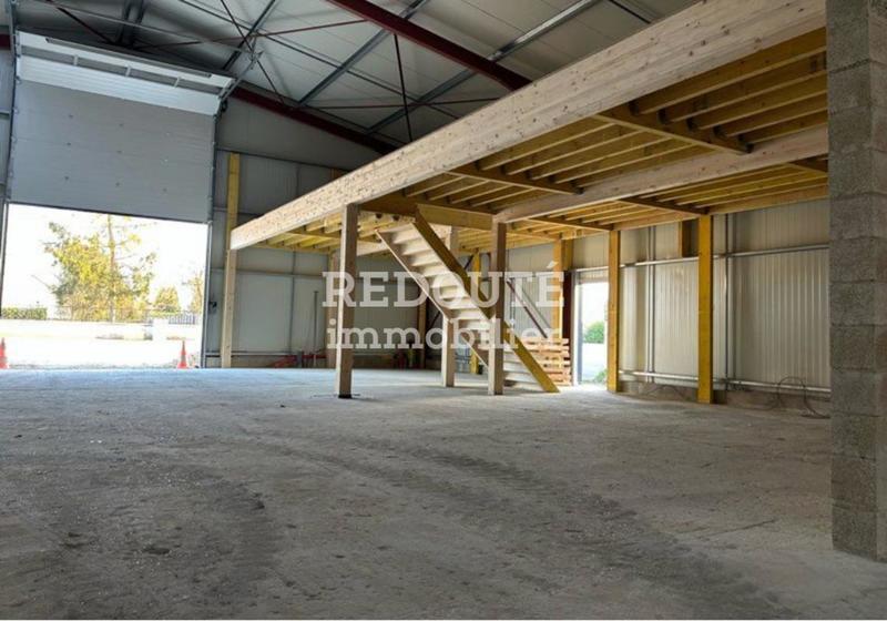 Entrepôt - 320 m² - 1 pièce