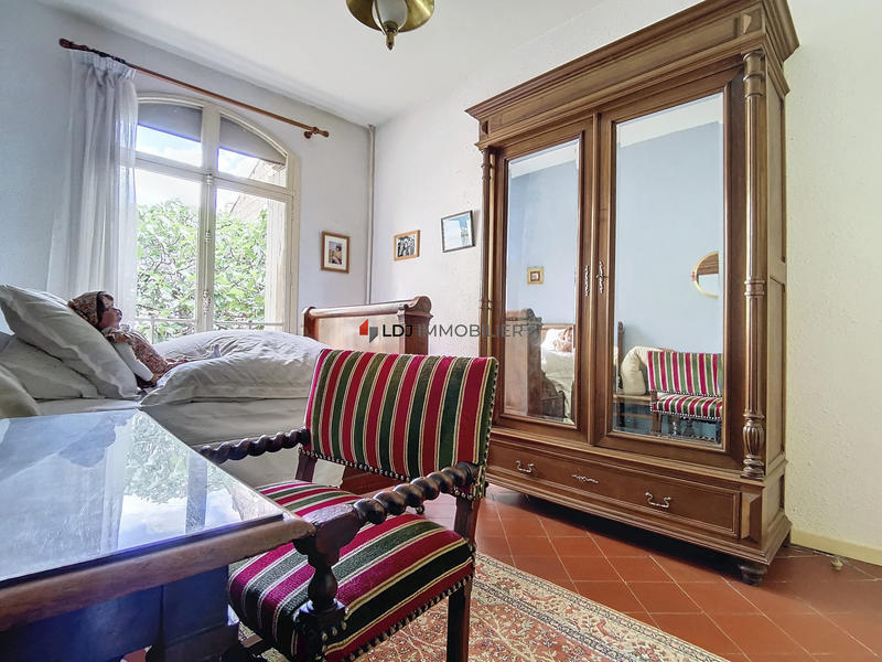 Maison - 269 m² - 10 pièces