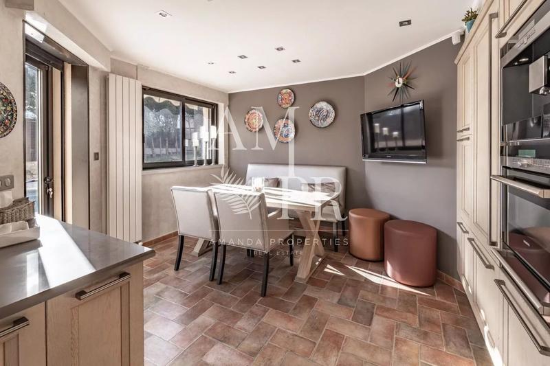 Maison - 500 m² - 9 pièces