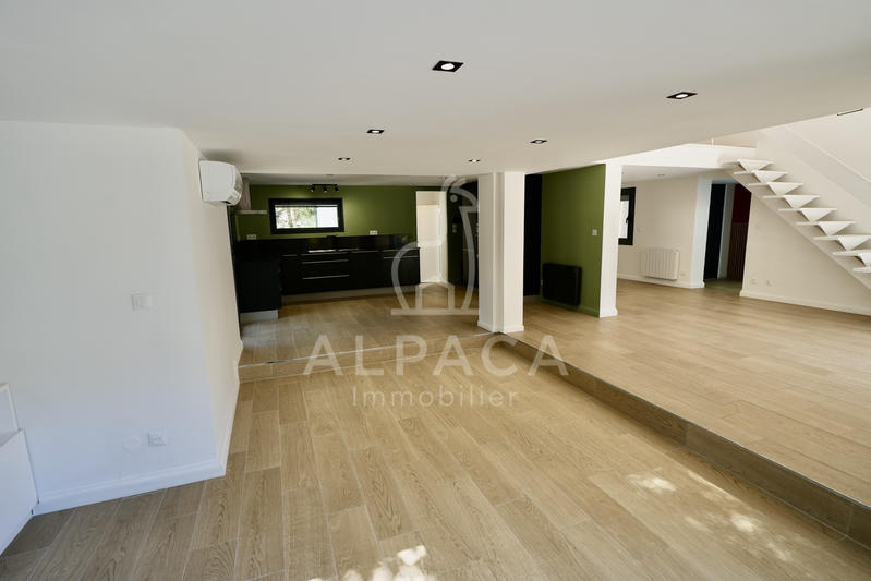 Maison - 163 m² - 6 pièces