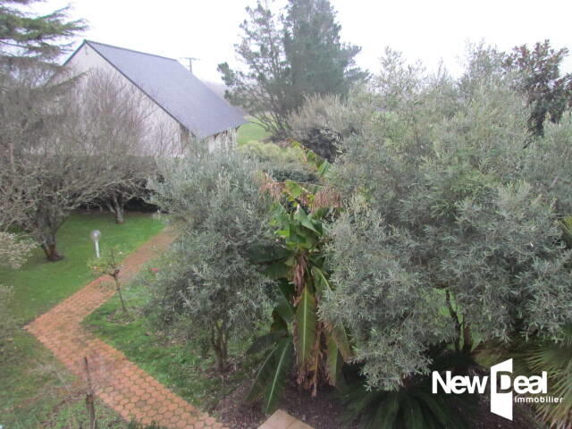 Propriété - 228 m² - 7 pièces