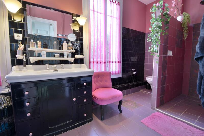 Maison - 180 m² - 8 pièces