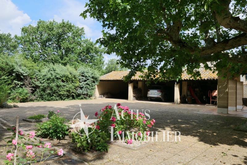 Maison - 255 m² - 8 pièces