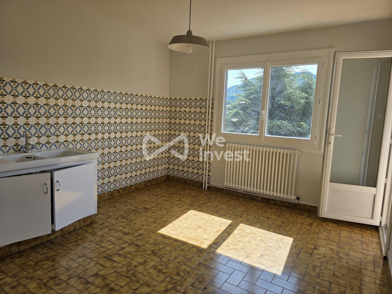 Appartement - 96 m² - 5 pièces